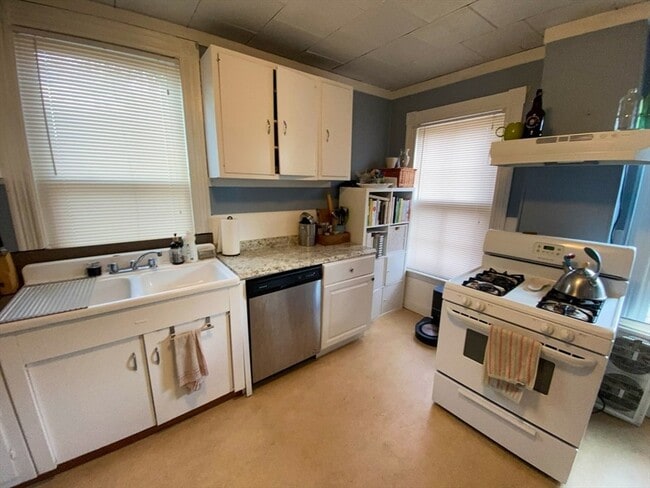 Building Photo - 125 Brattle St