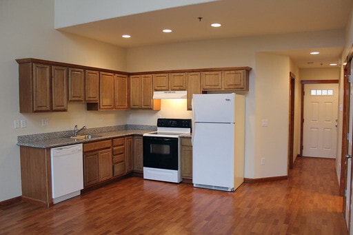 Elaine Station Apartments