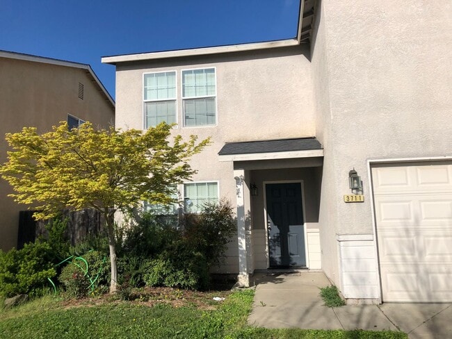 Building Photo - 3711 Compass Pointe Ave