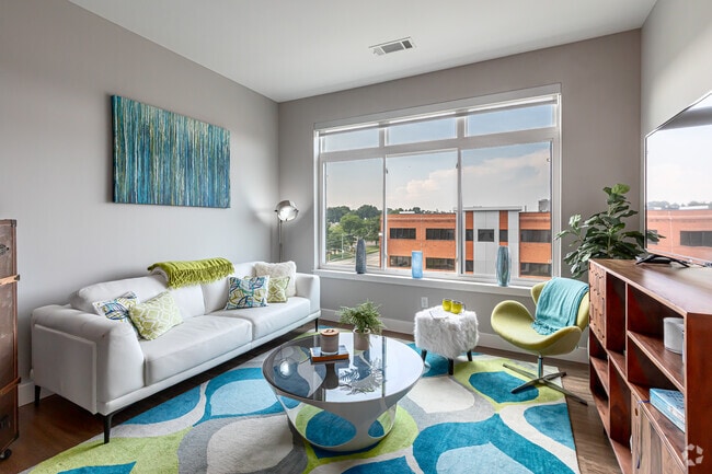 1BR, 1BA - 756SF - Living Room - Borden