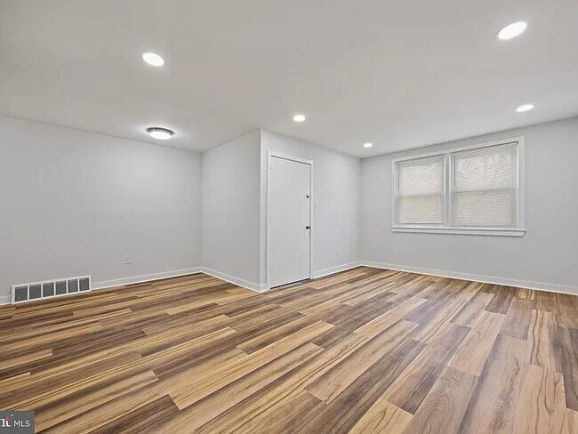 Photo - 7028 Valley Ave Unidad # 1