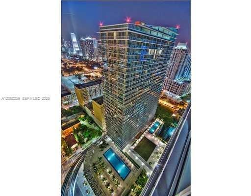 Building Photo - 1111 SW 1st Ave Unit 1414-N