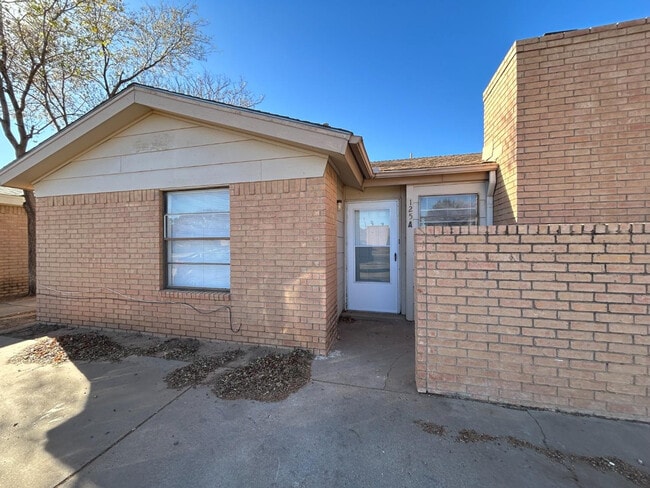 Building Photo - 125 N Troy Ave
