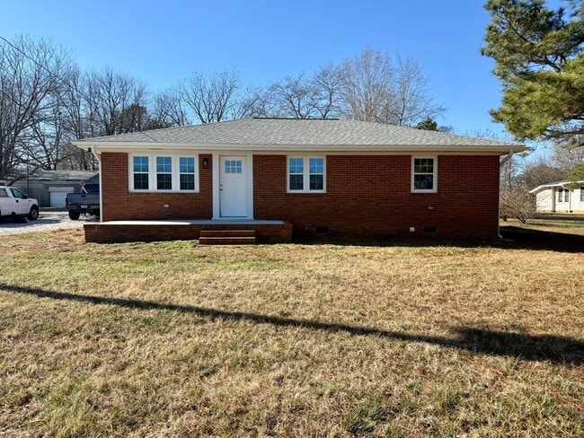 Building Photo - Completely Remodeled Home For Rent!