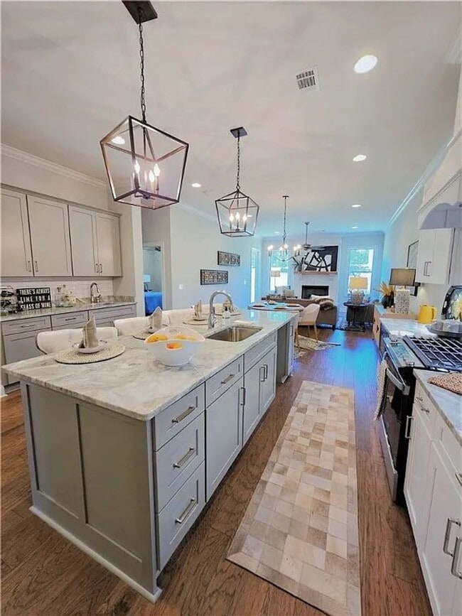 Photo - New 3 bed 2 bath Condo in Windsor Village!