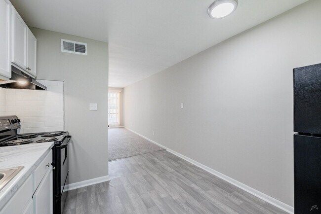 Photo - Elite Plus 2 Bedroom Apartments in Atlanta, GA | Fully Renovated 750 Sq Ft Floor Plan at Monteleo... Unit 9