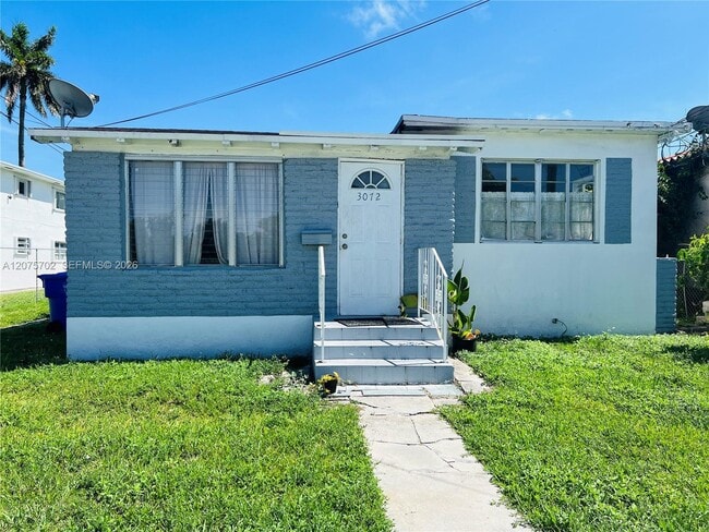 Building Photo - 3072 SW 16th St