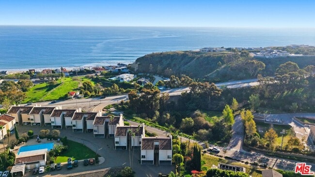 Photo - 23926 De Ville Way Unit B