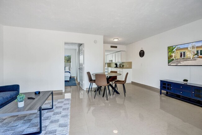 Photo - 905 N Federal Hwy Unidad SI ID1504074P