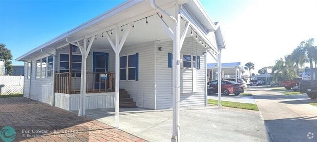 Building Photo - 5362 SE 65th Ave Rental