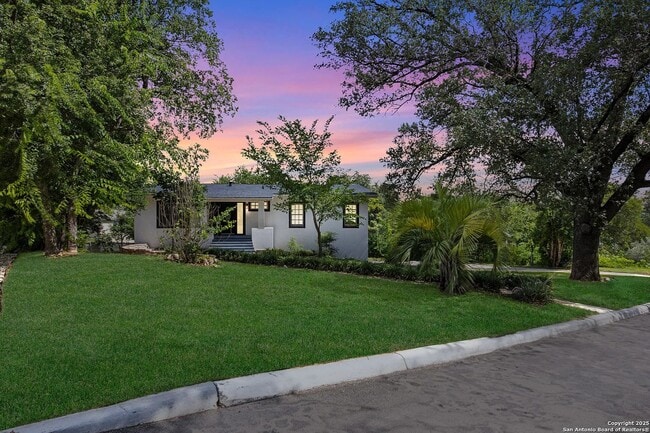 Photo - 123 E Brandon Casa