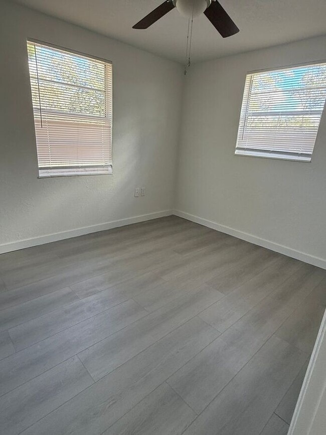 Photo - 9406 Goldenrod Rd Unit B