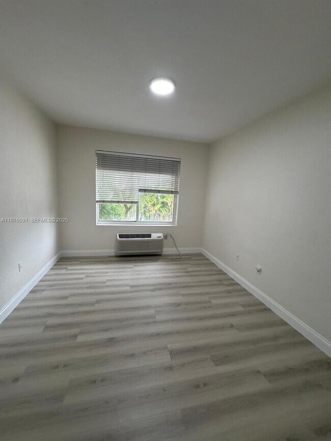 Photo - 320 80th St Unit 10