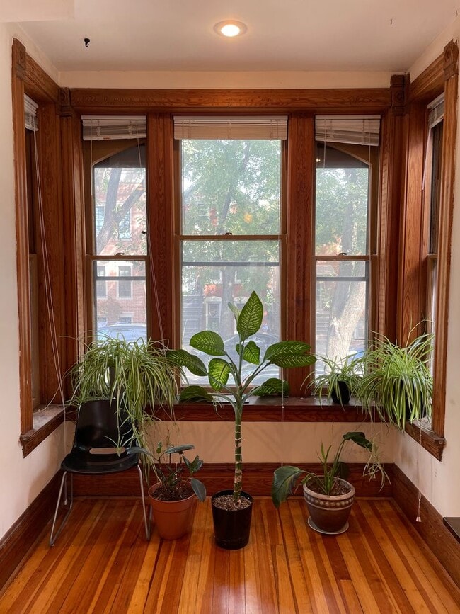 Photo - 2041 W McLean Ave Unit 2F