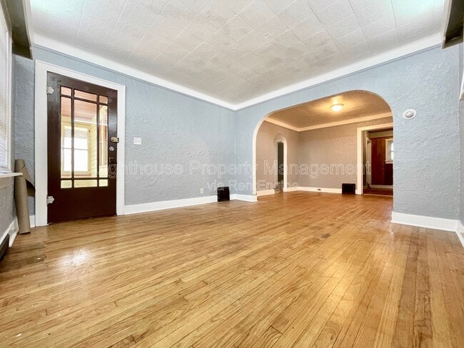 Photo - 1183 Emerson Ave