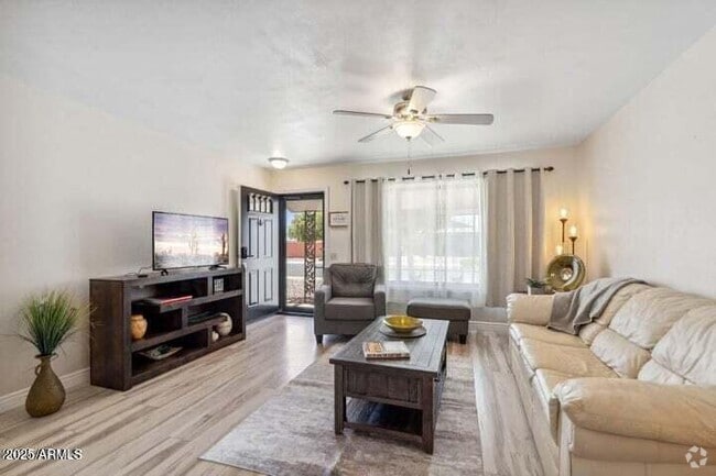 Building Photo - 13046 Wildwood Dr Rental