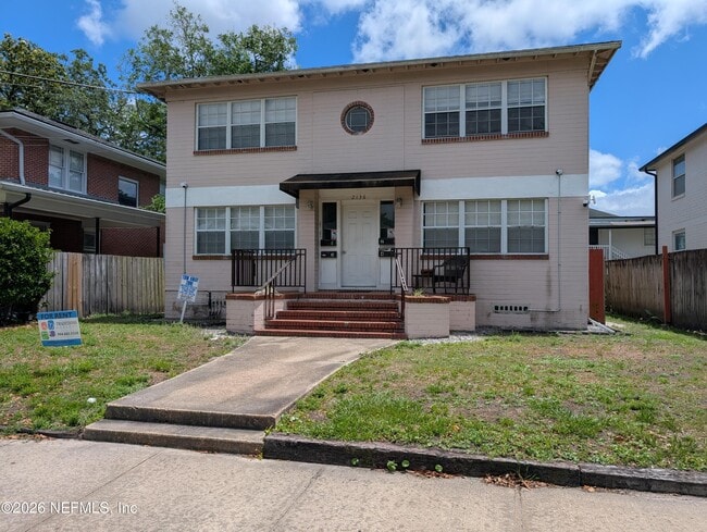 Building Photo - 2136 College St Unit 4