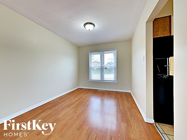 Photo - 22627 Mission Dr