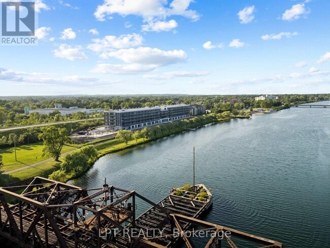 Photo - 122 Prince Charles Dr S Unit 122
