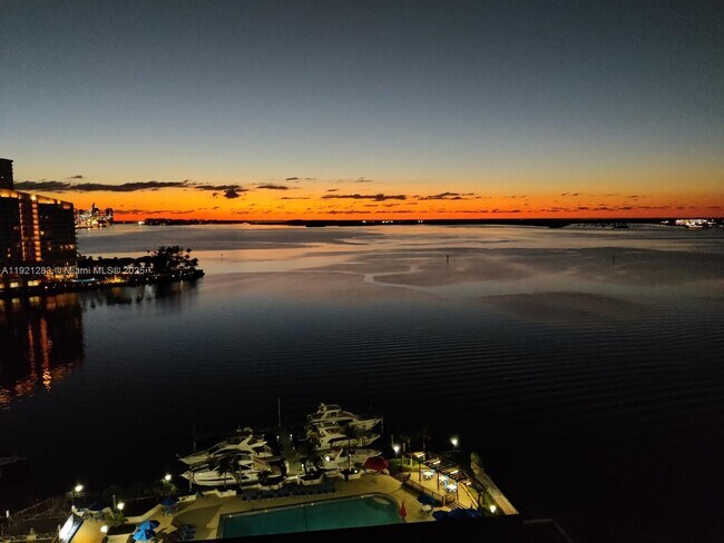 Photo - 905 Brickell Bay Dr Unit 1030