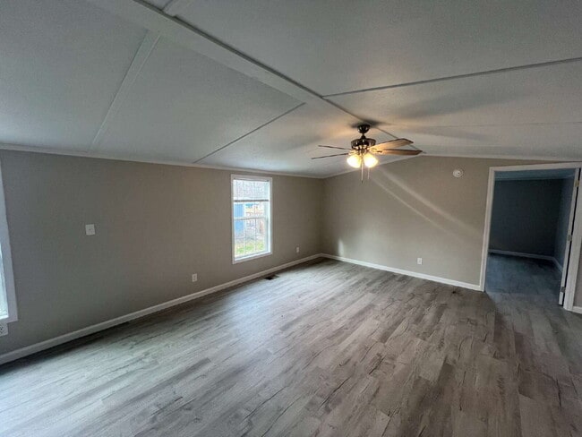 Photo - 1050 Ross Ln