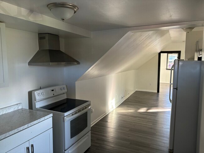 Stove/Fridge/Storage - 258 Terrace Blvd Unidad Upper
