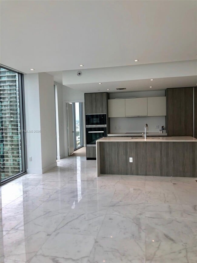 Photo - 2900 NE 7th Ave Unidad 2907