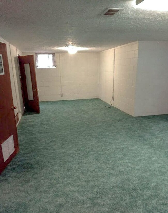 Building Photo - Neighbors Park Townhomes Unit 2838 D. Street