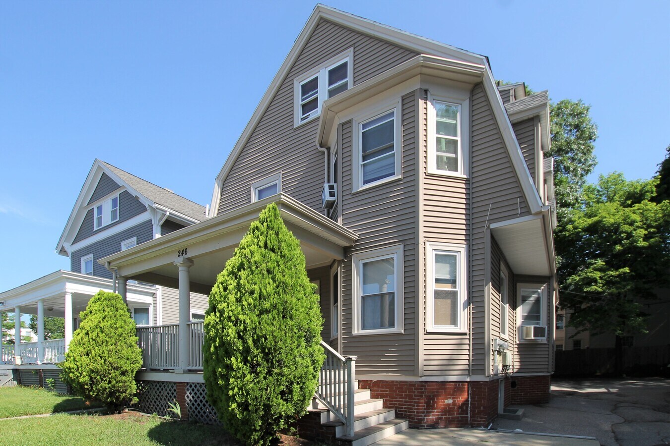 Photo - 246 Waterman St Apartments Unit 3