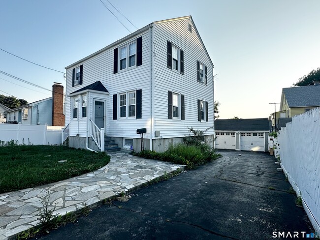 Photo - 339 Thompson St