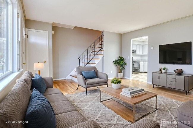 Photo - 347 Lincoln Blvd