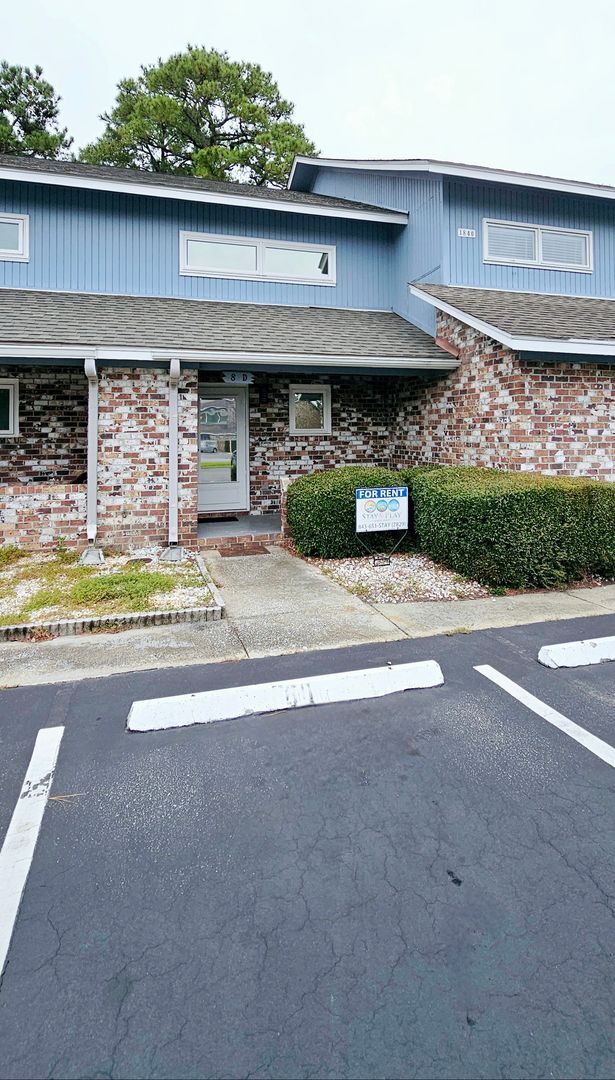 2-Bedroom, 1.5-Bath Townhome in Fairway Vi... - 2-Bedroom, 1.5-Bath Townhome in Fairway Vi...