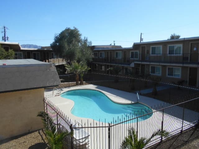 Oak Tree Apartments