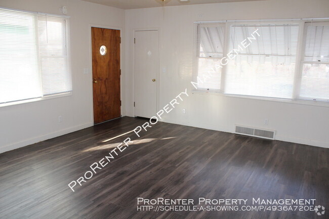 Building Photo - Spacious 1 Bed, 1 Bath Ogden Apartment Unit Main Floor