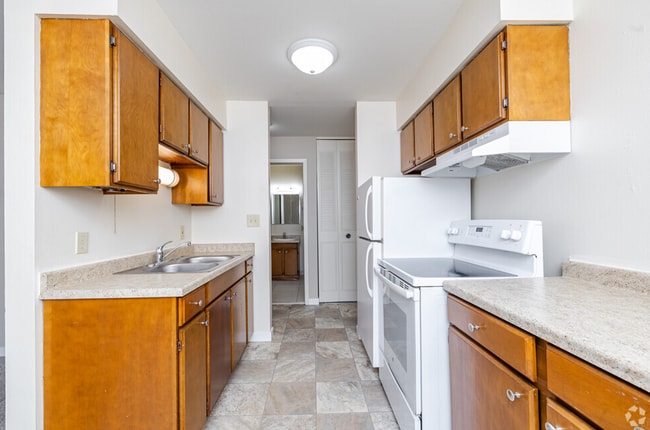 Oakland Manor Apartments