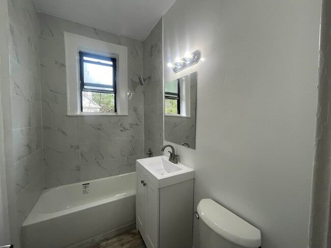 Photo - 2 Noll Pl Unit 14