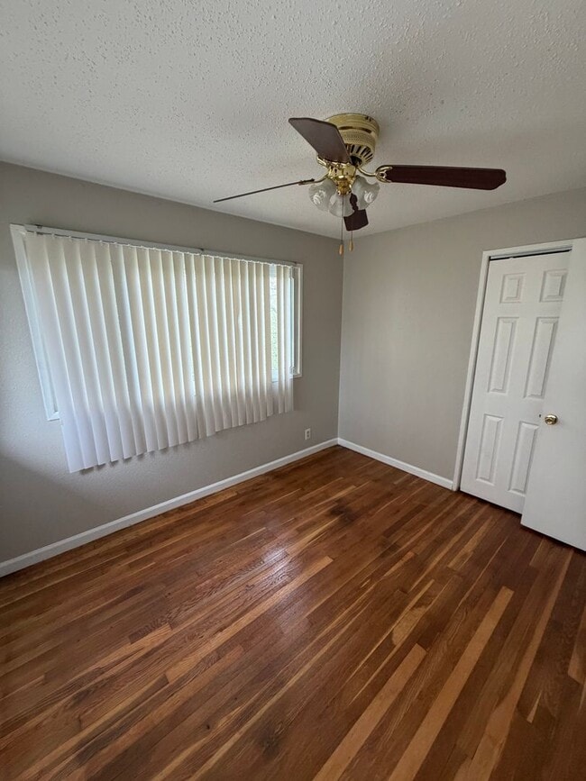 Photo - Charming & Comfortable Home in North County St. Louis