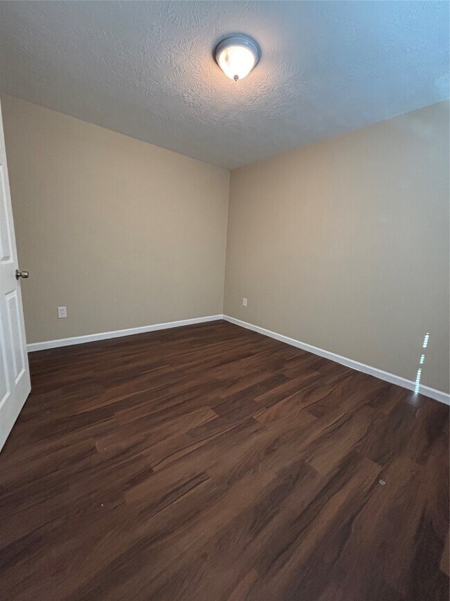 Photo - 17109 River Rd