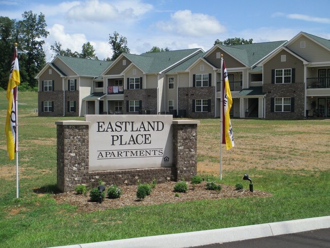 Vista exterior - Eastland Place Apartments