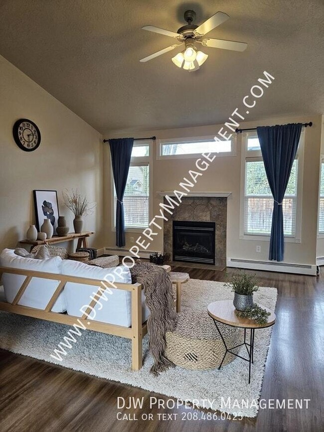 Photo - 2296 E White Hawk St