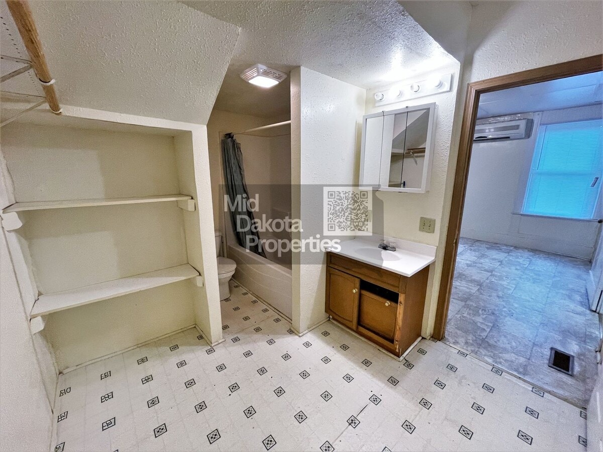 Photo - 1123 E 2nd Ave Unit 2