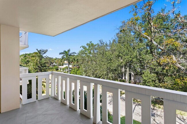 1200 N Shore Dr NE Unit 316