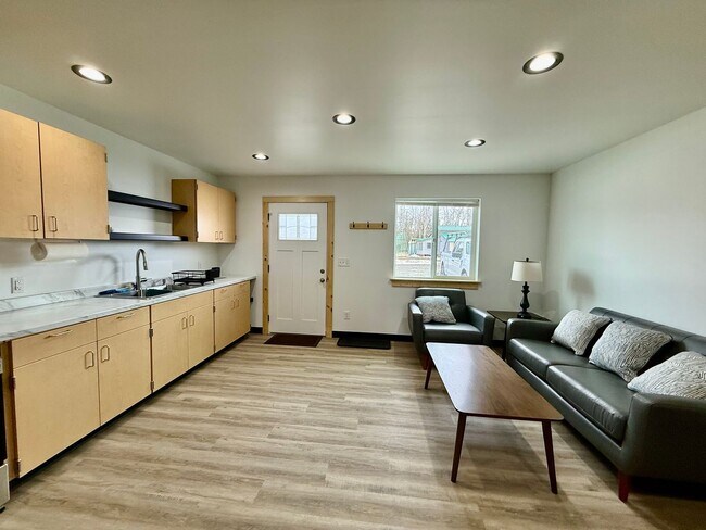 Photo - 46860 Isaak Rd Unit B