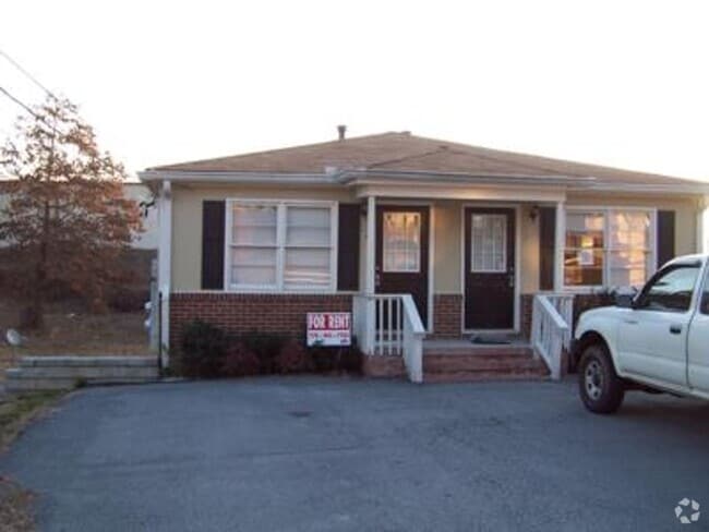 Building Photo - 5981 Peco Ln Unit 5981-B Rental