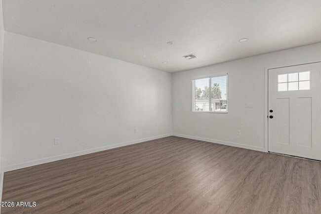 Photo - 616 S 96th Pl Unidad 2