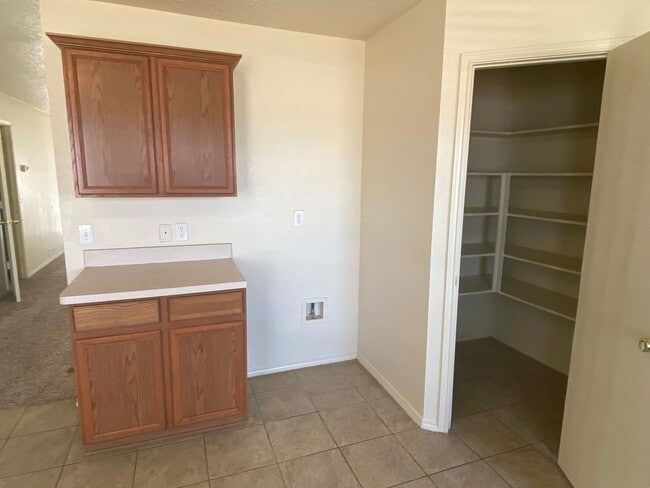 Photo - Spacious 4 bedroom house with fenced yard