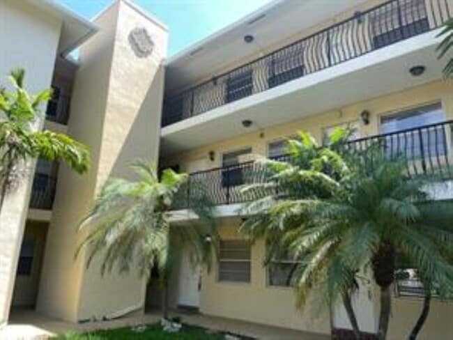 Photo - 901 NE 3rd St Condo Unit 203