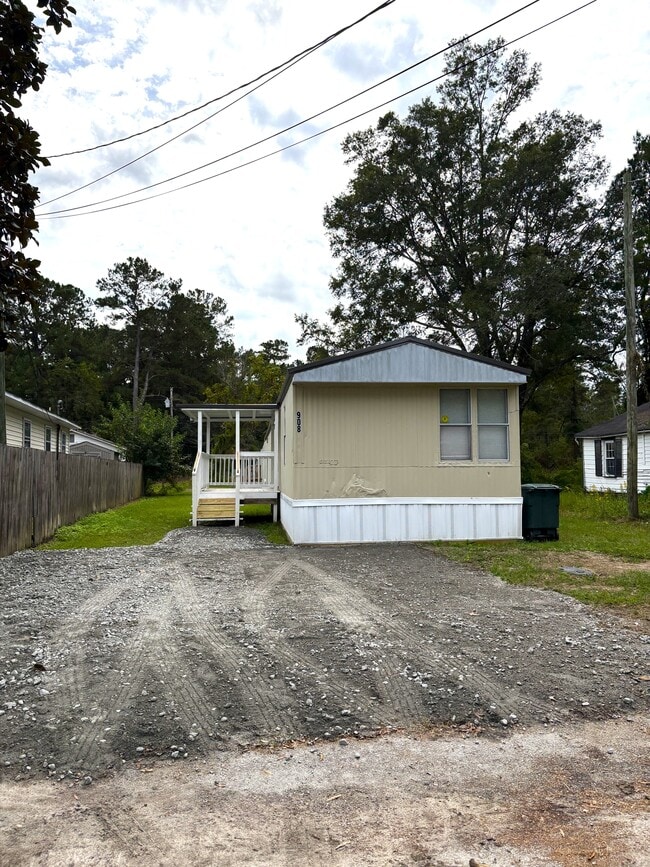 Photo - 908 Salters St