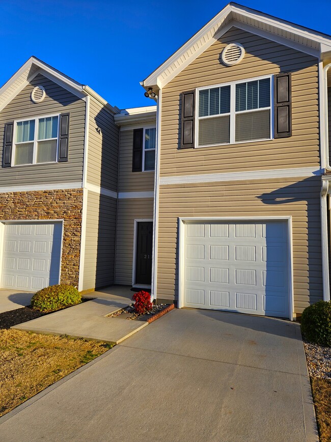 Photo - 211 Belmar Rd