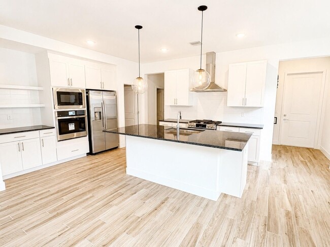 Photo - 10075 Dreamweaver Rd